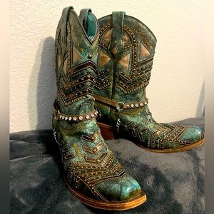 Corral Boots turquoise boho  boots sz 9